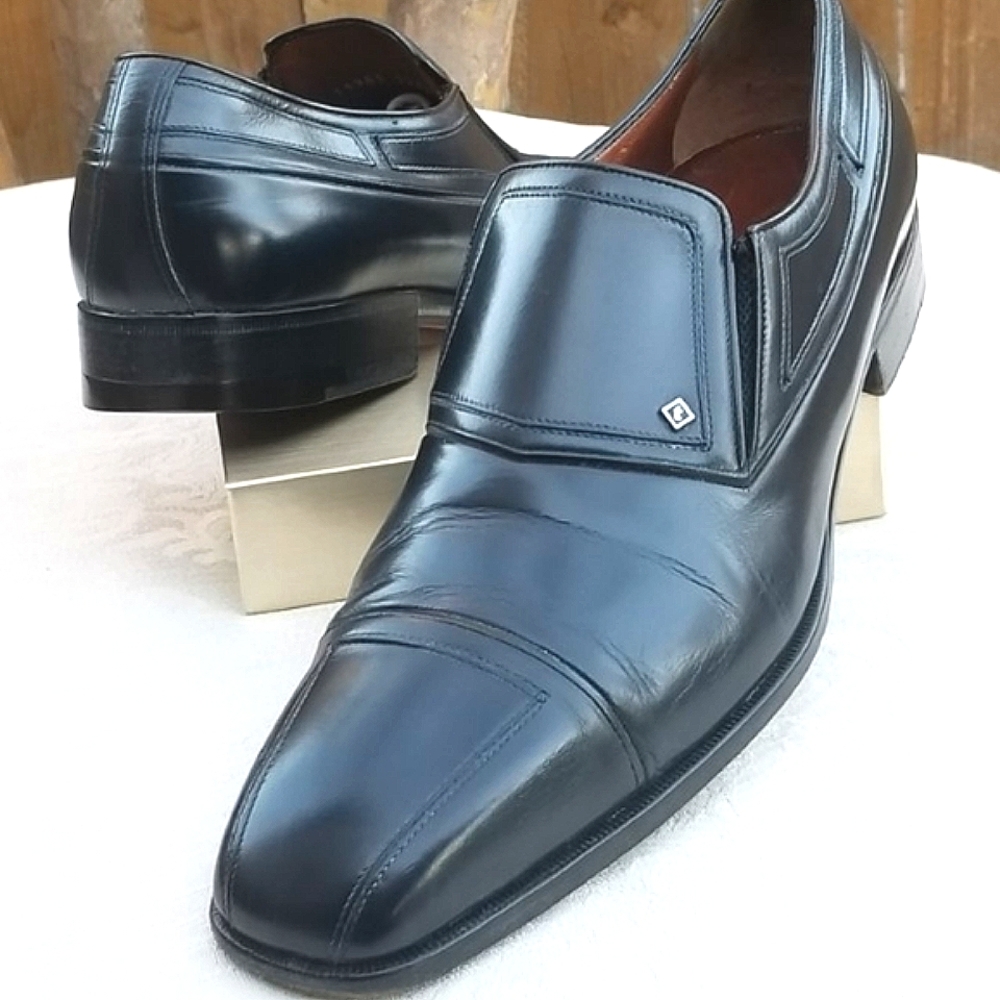 A.Testoni flagship Men's dress shoes Size 10